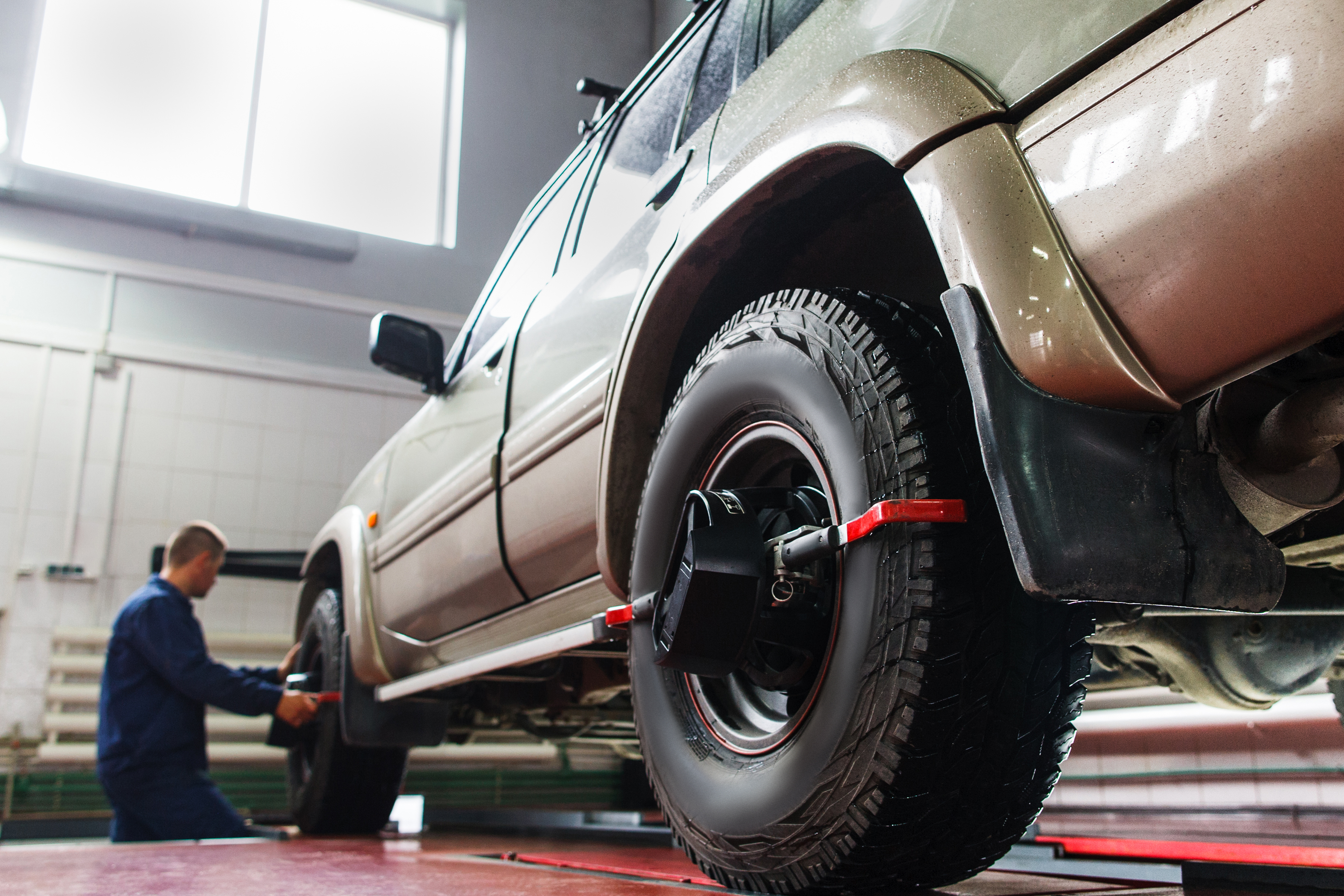 Is my Wheel Alignment off? 5 Signs Your Vehicle Needs a Wheel Alignment